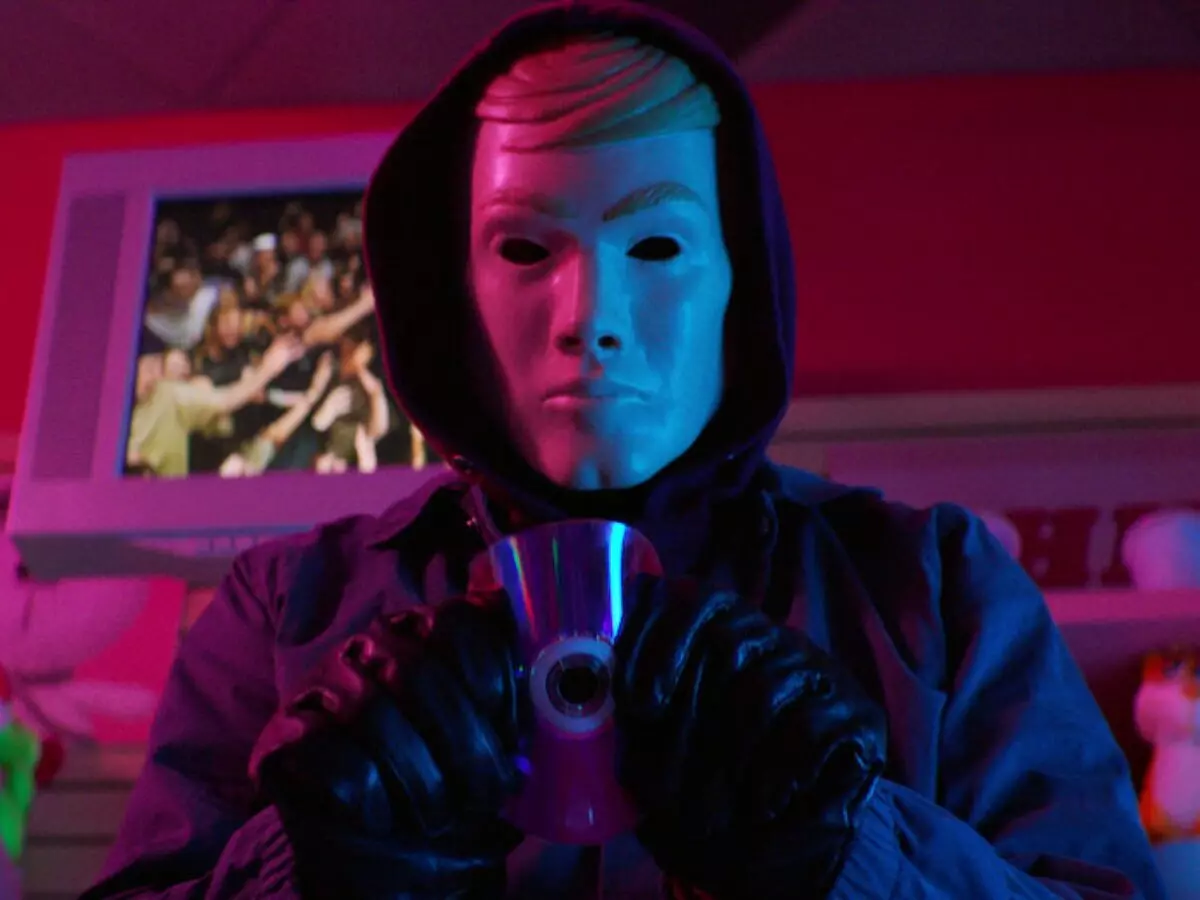 Você precisa ver esse filme com viagem no tempo e mistério em da Netflix