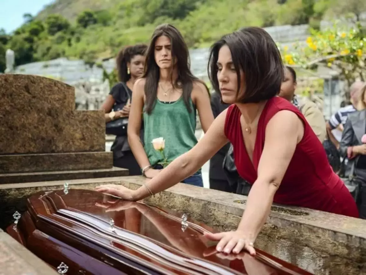 Comédia brasileira une humor, vaidade e redenção no além-vida
