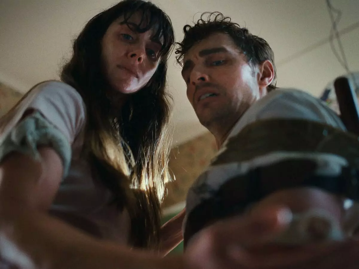 Juntos no Prime Video: Isolamento e tensão colocam relacionamento à prova