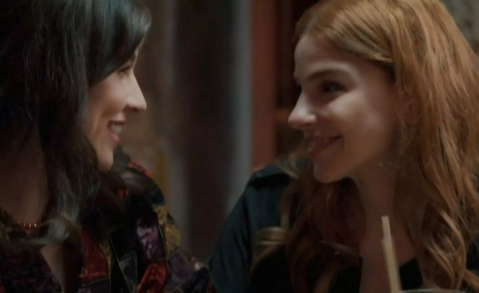 O casal Lorena (Alanis Guillen) e Juquinha (Gabriela Medvedovsky), de 'Três Graças'