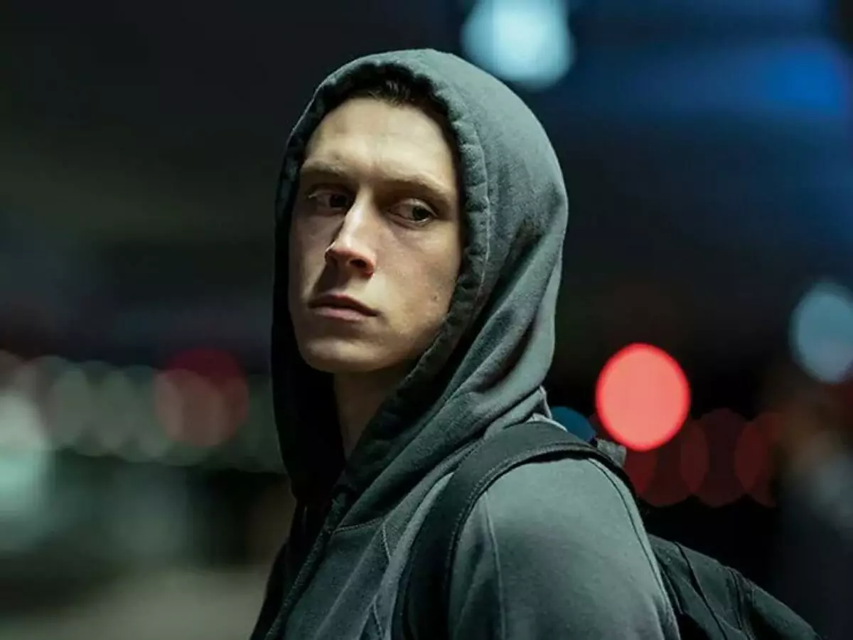 Passei por Aqui: Filme da Netflix acompanha grafiteiro envolvido em segredo de elite britânica