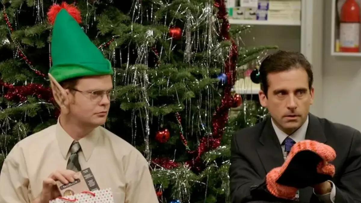 Rainn Wilson e Steve Carell em episódio de Natal de The Office