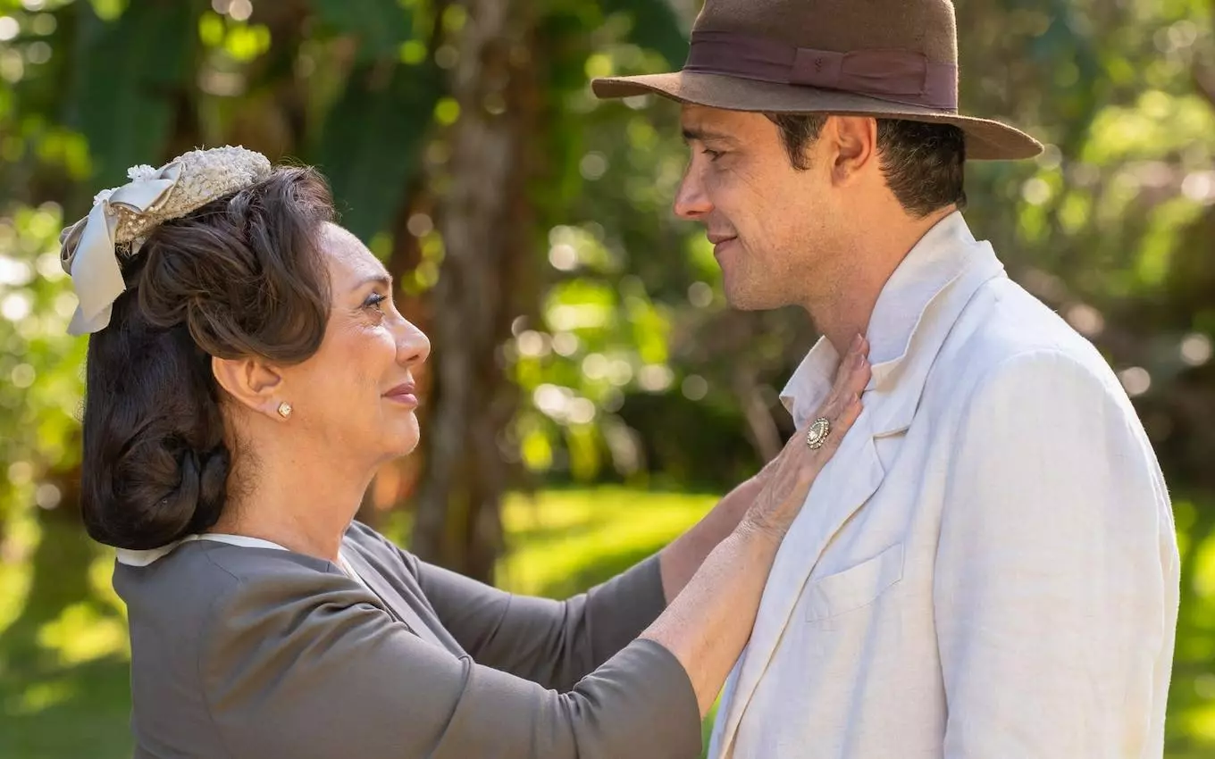 Eliane Giardini e Sérgio Guizé