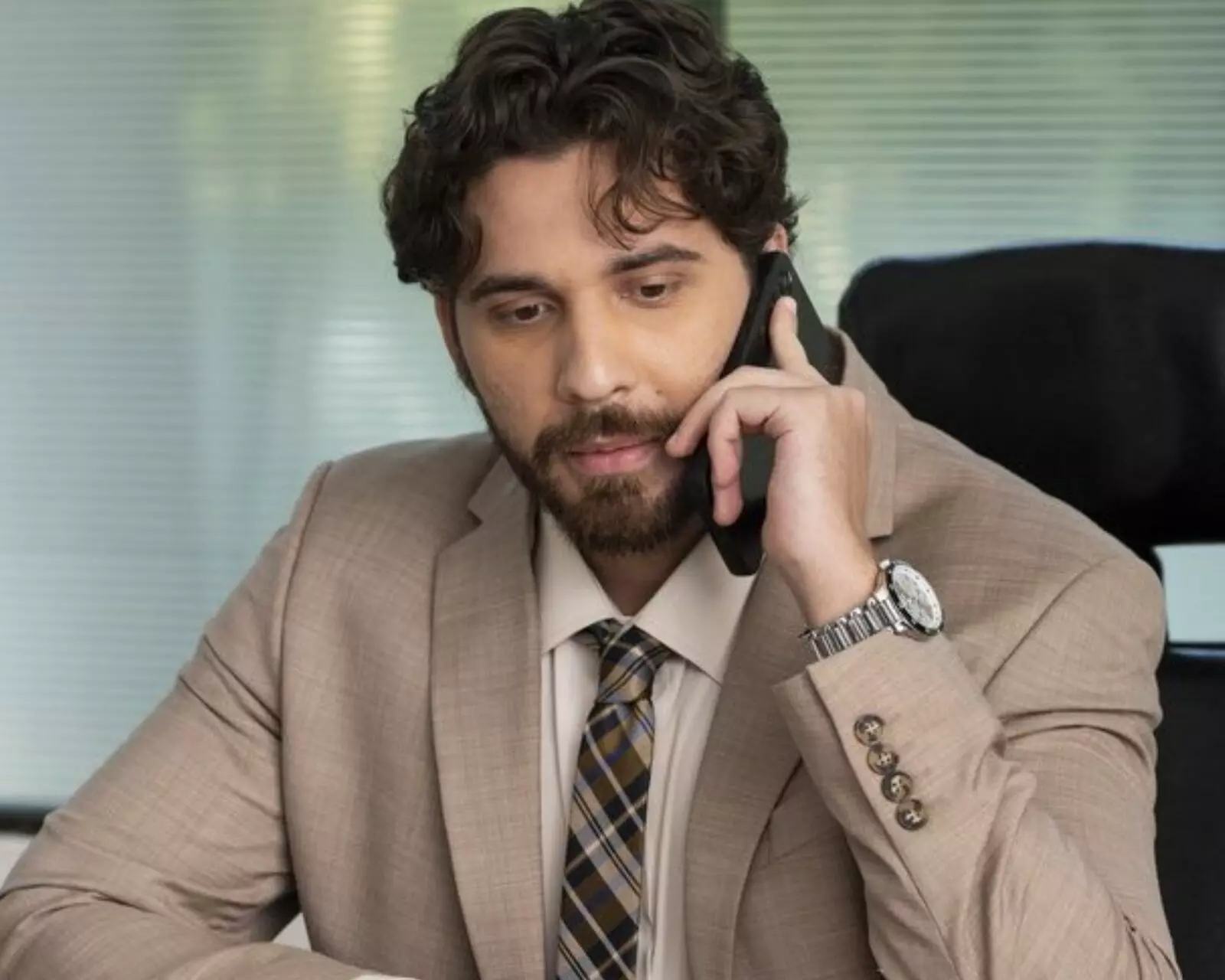 Gustavo Mioto em novela vertical