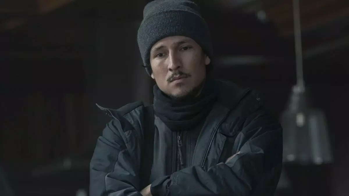 Danny Ramirez como Manny em The Last of Us