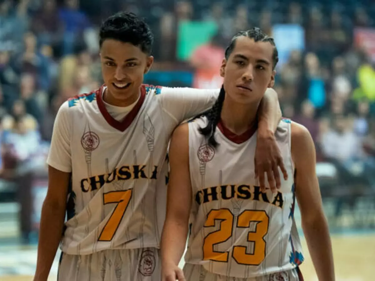 Guerreiros do Basquete na Netflix drama esportivo acompanha equipe indígena do Novo México em busca do título estadual