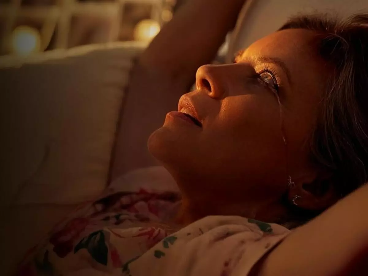 Presa em Minha Própria Casa no Prime Video: Suspense doméstico acompanha mãe confinada em mansão isolada