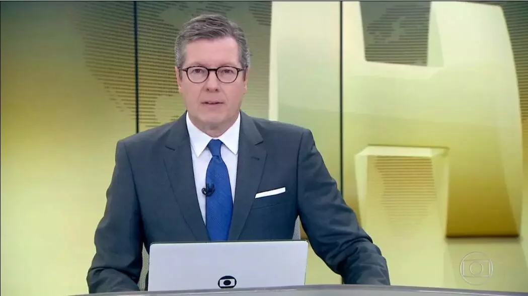 Márcio Gomes na bancada da Globo