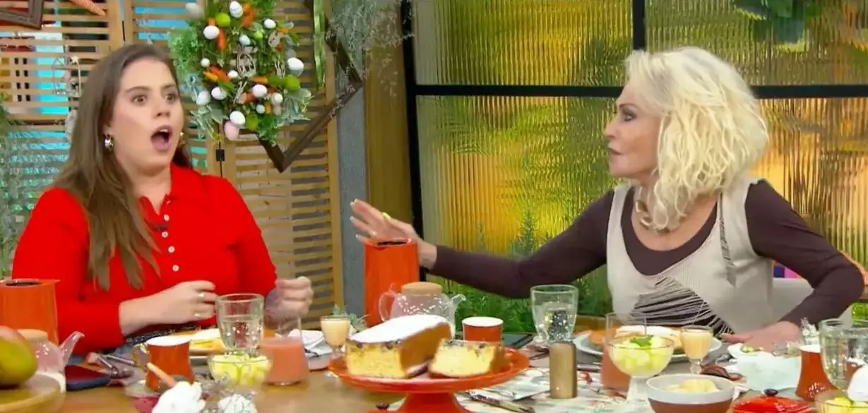 Ana Maria Braga dá patada em Tati Machado