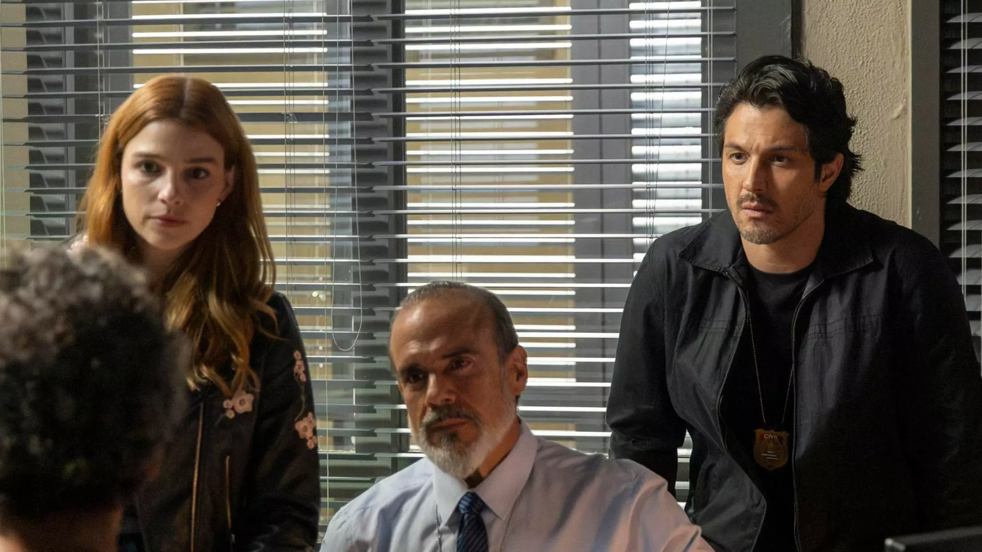 Delegado Jairo (André Mattos), Juquinha (Gabriela Medvedovsky) e Paulinho (Romulo Estrela) em Três Graças
