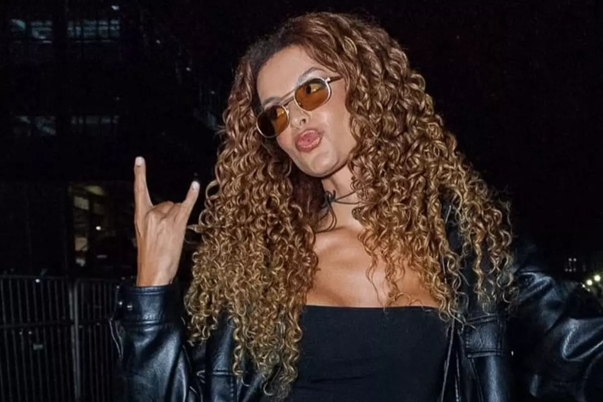 Gabriela Loran, Vivi em Três Graças