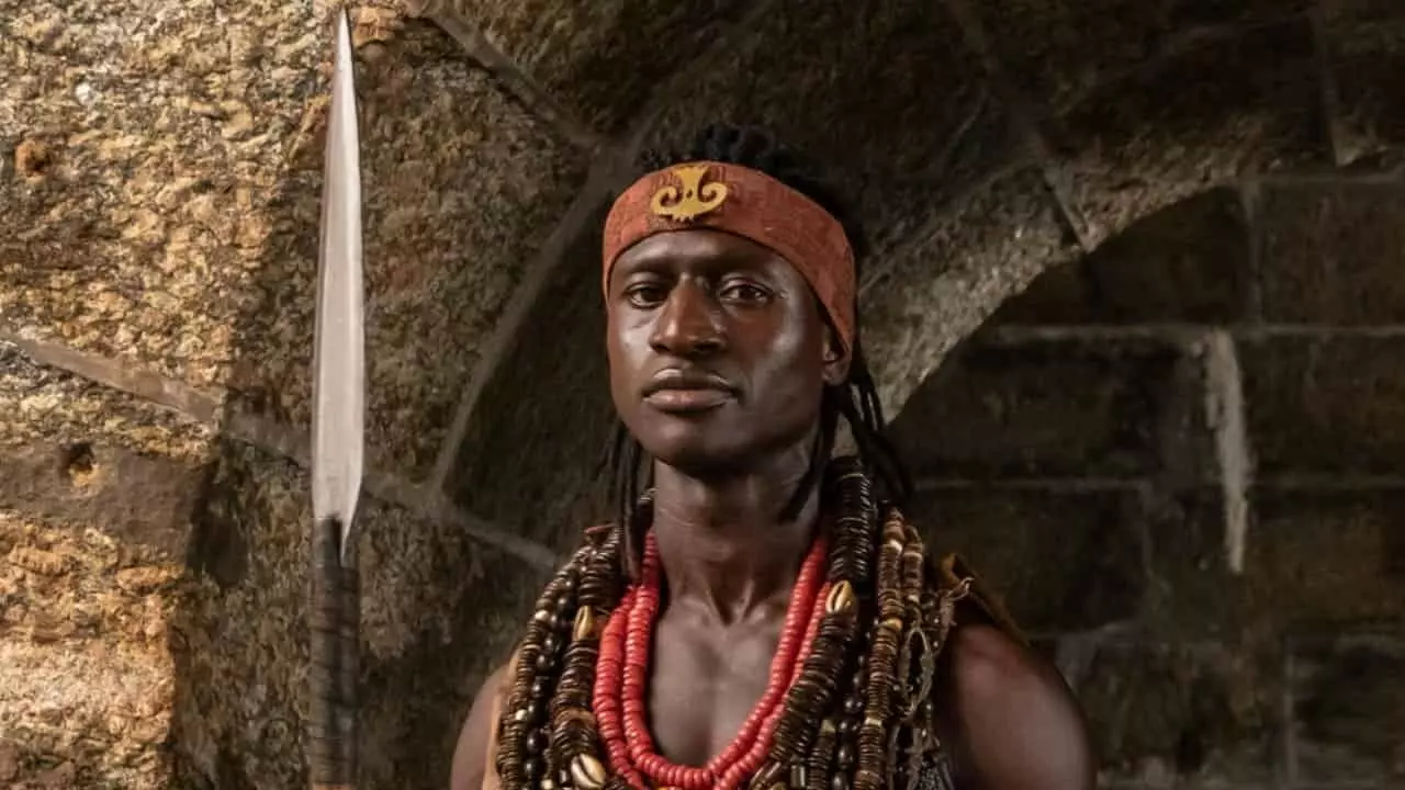 Welket Bungué é rei Cayman II em A Nobreza do Amor, novela da TV Globo