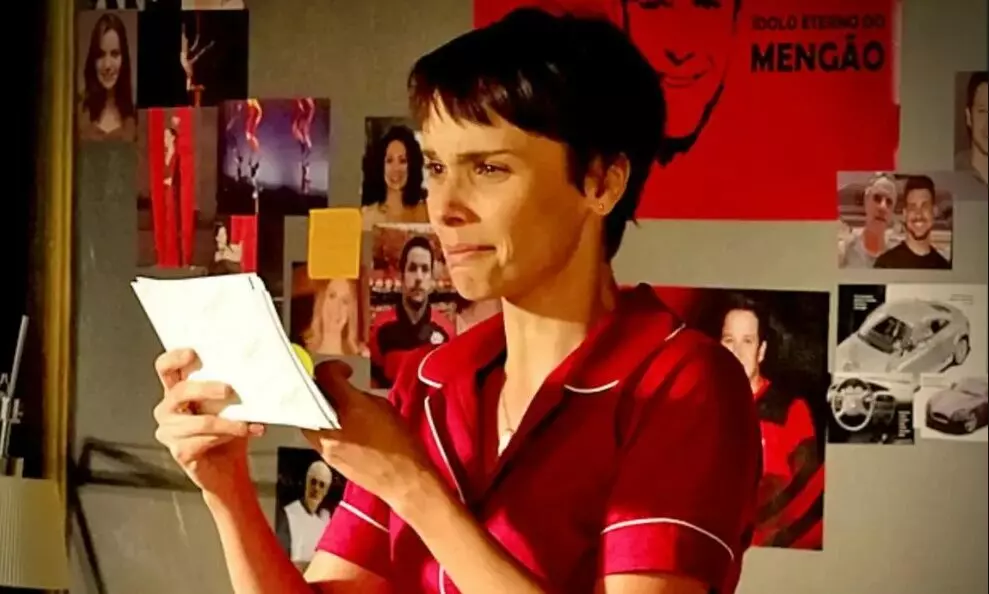 Nina descobre segredo de Jorginho