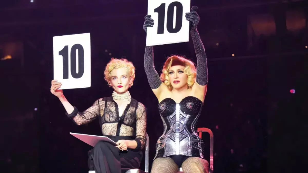 Julia Garner e Madonna