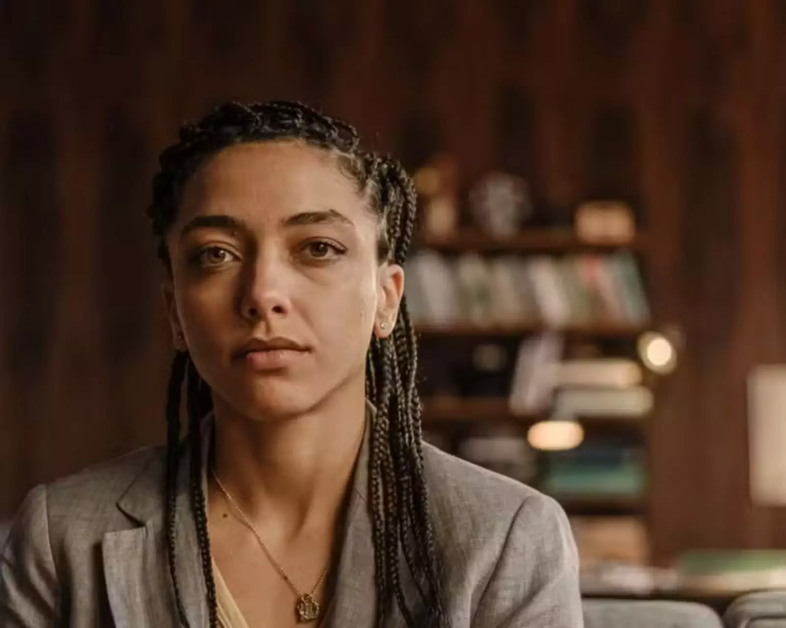 Morena (Alice Carvalho), na sexta temporada de Sessão de Terapia