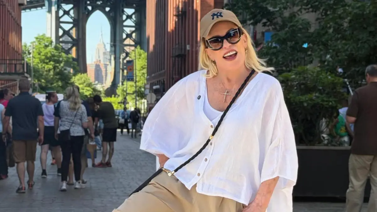 Ana Maria Braga curte férias em Nova York