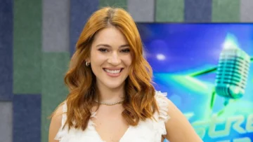 Ana Clara como apresentadora do Estrelas da Casa