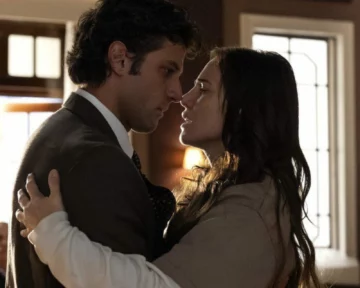 Chay Suede e Leticia Colin em Quem Ama Cuida