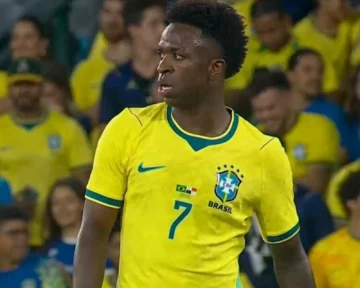 Vini Jr. no jogo do Brasil