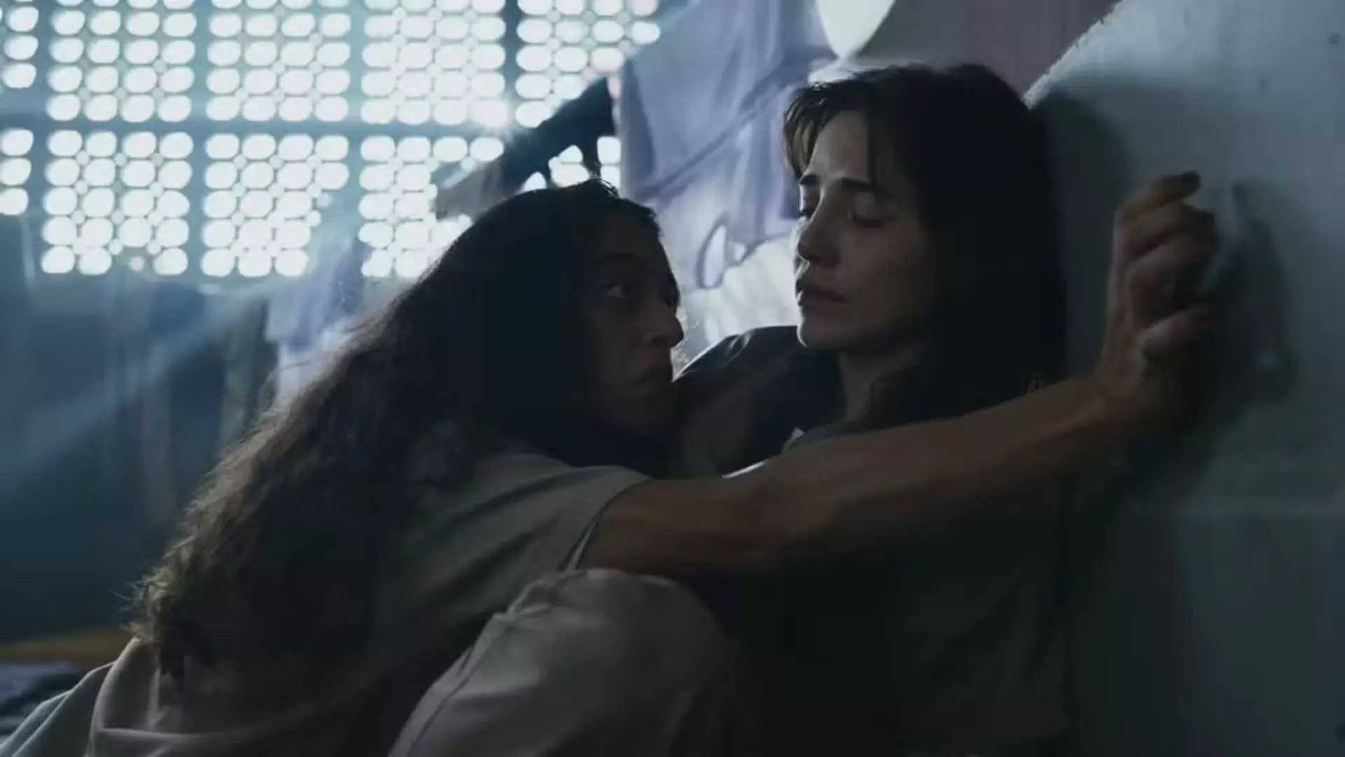 Adriana na prisão em Quem Ama Cuida