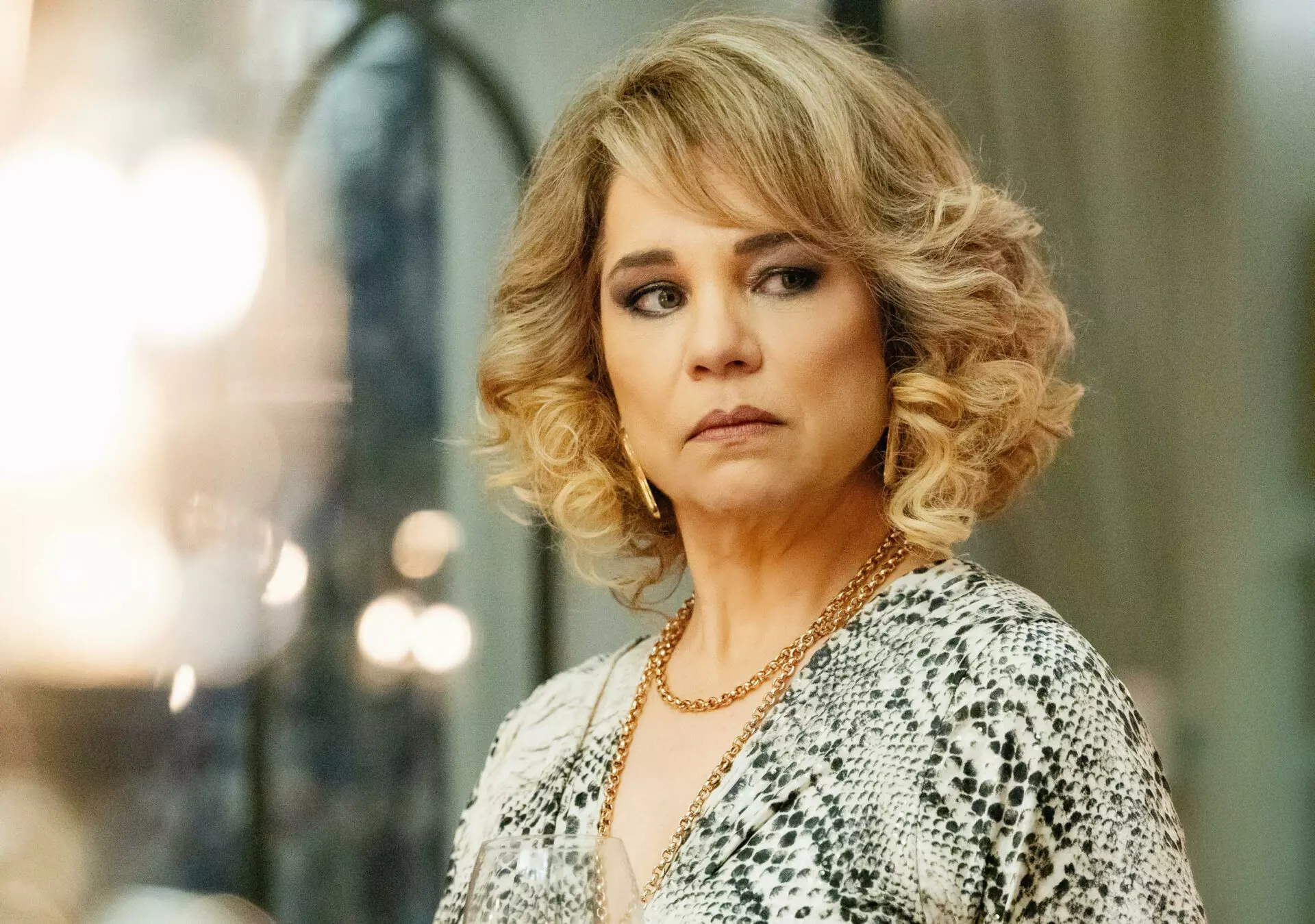 Pilar (Isabel Teixeira) em Quem Ama Cuida