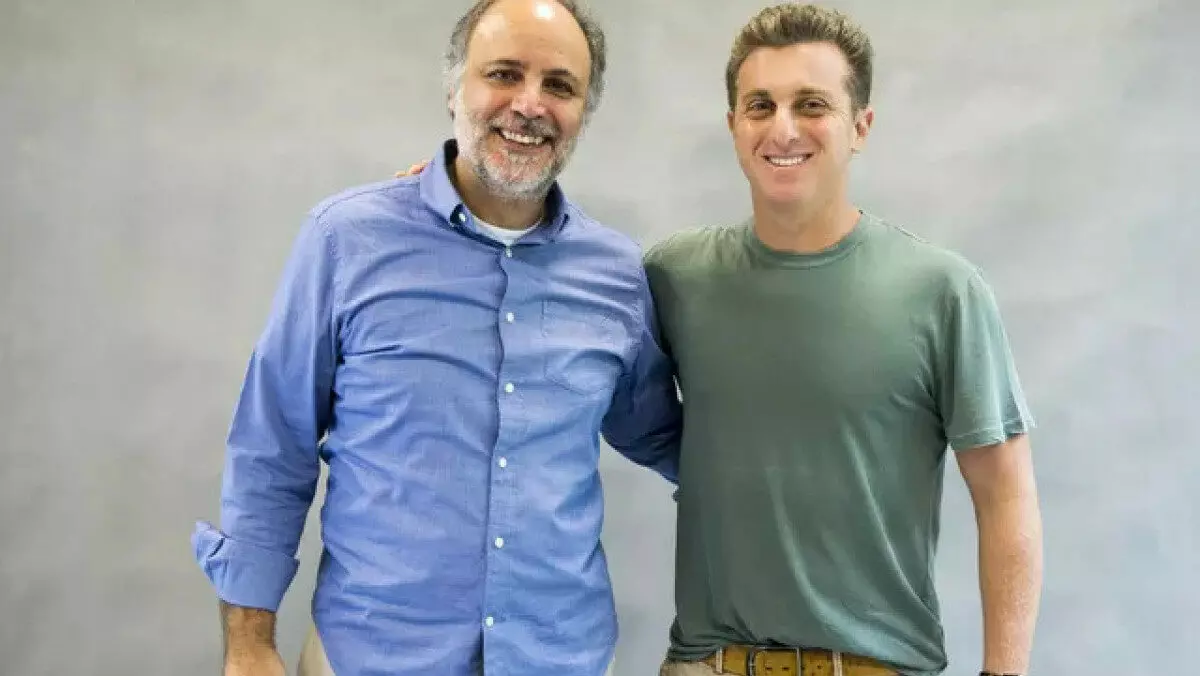Hélio Vargas diretor do Domingão com Huck e Luciano Huck