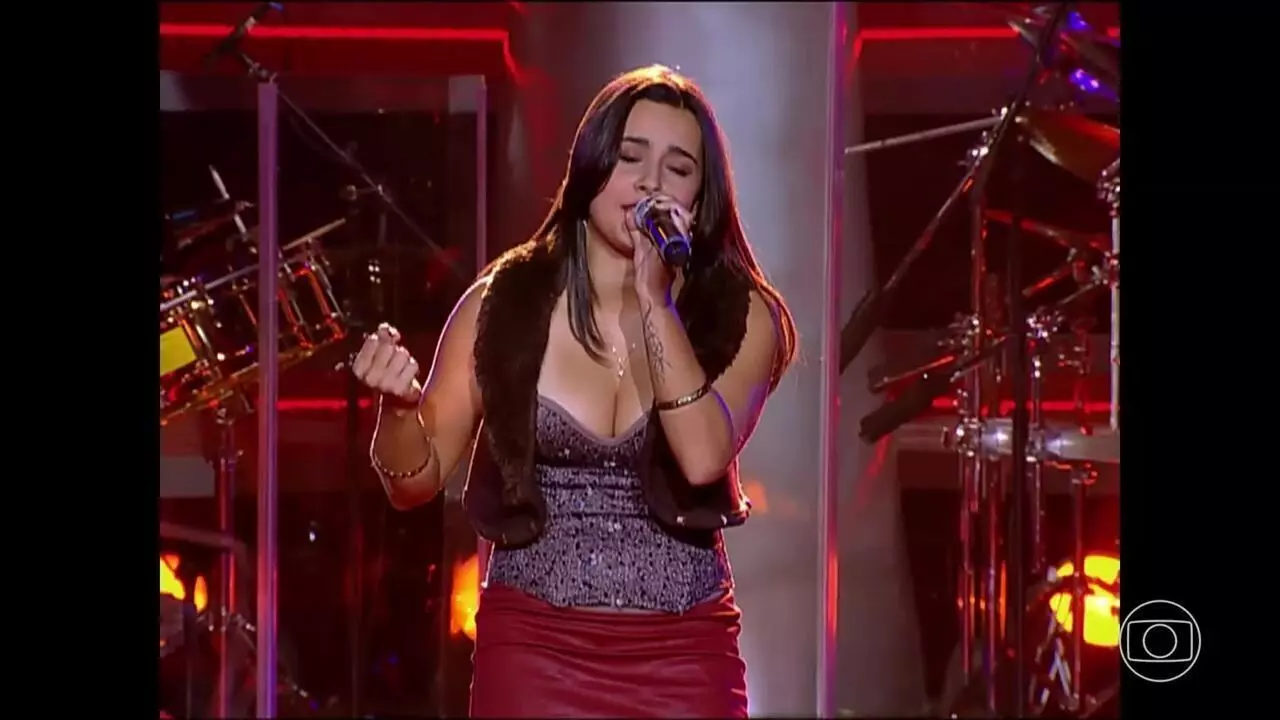 Lauana Prado no The Voice 2012