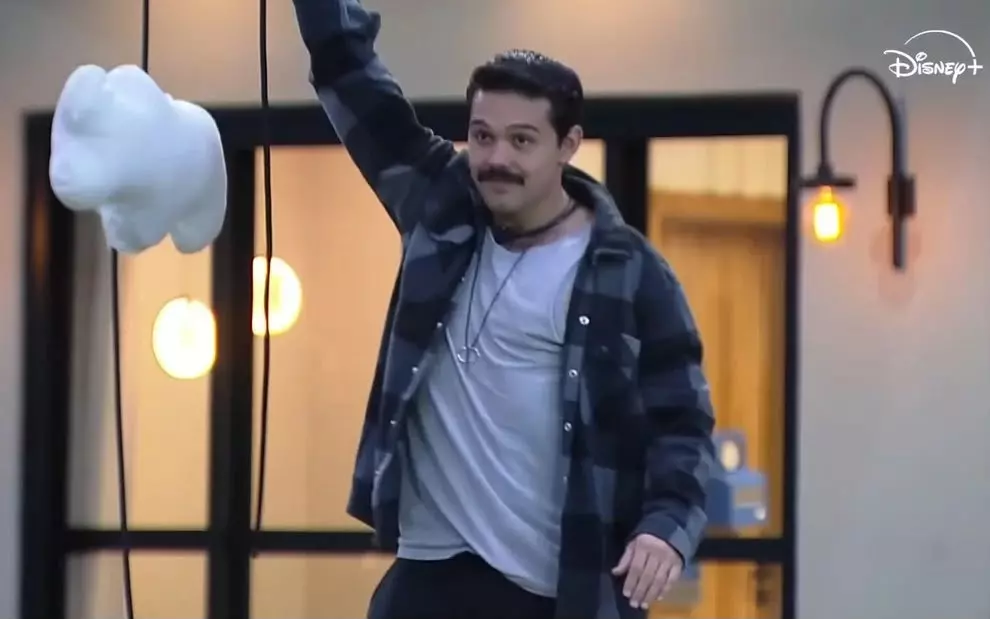 Matheus venceu a Prova da Final da Casa do Patrão de resistência e está na final do reality