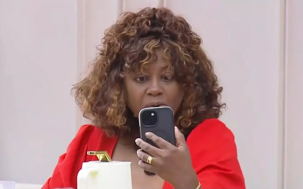 Sheila Barbosa grava vídeo para as redes da Casa do Patrão; baiana ganhou 40 mil seguidores